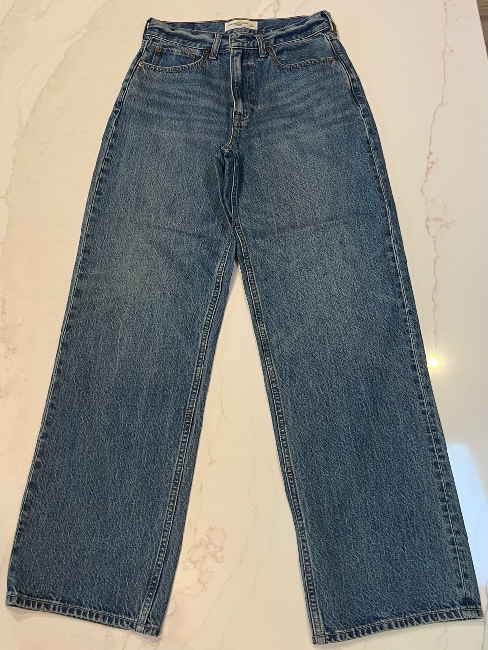 Abercrombie & Fitch Women's High Rise Loose Jeans Size 27